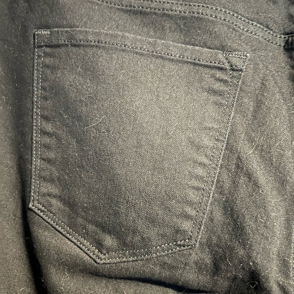 Old Navy Curvy/ Profile Jeans in Black. Size 20. - Picture 7 of 9